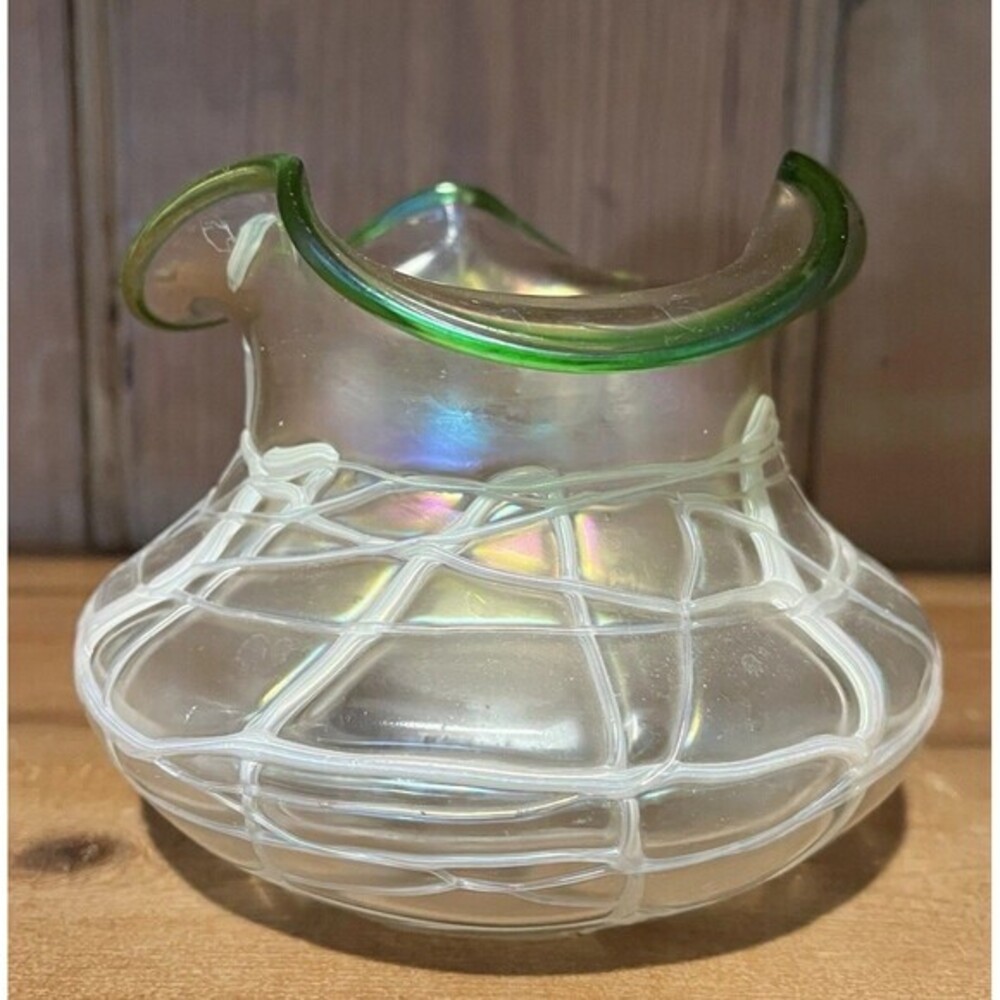 Antique Loetz Threaded Pearlescent & Green Art Nouveau Iridescent Glass‎  Vase